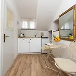 And Petra Konukevi 3*